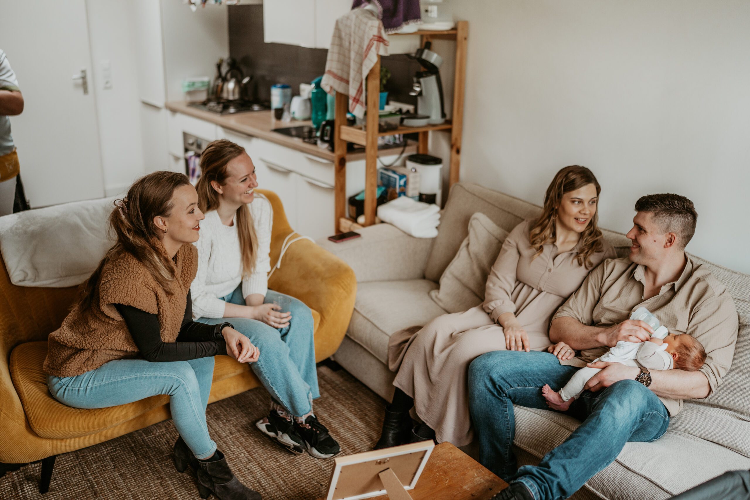 Koppel dat samen een geboorteplan bespreekt